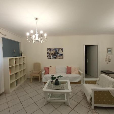 아르테미다 Flat With Garden Near Sea, Port And Airport 아파트 외부 사진