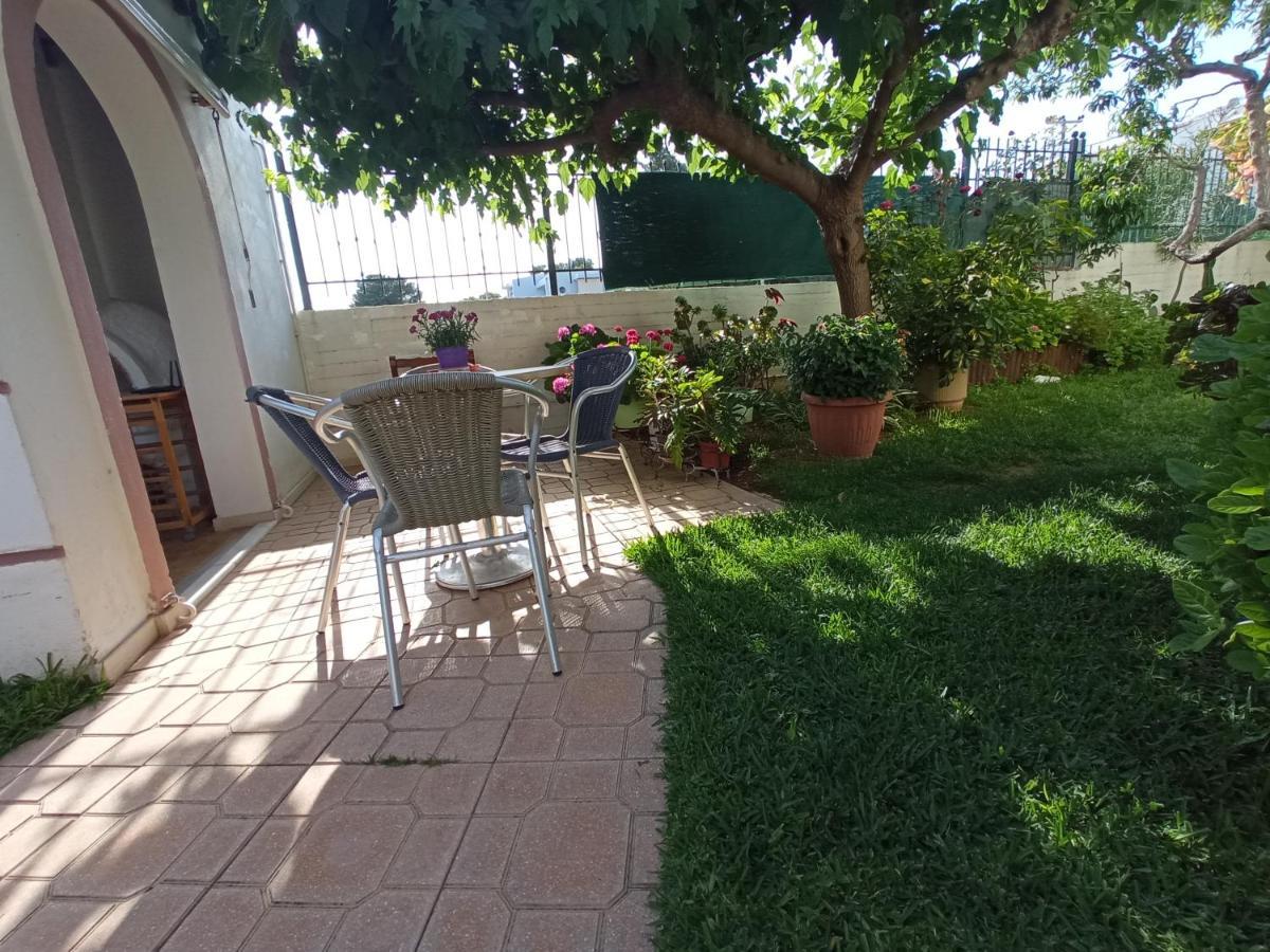 아르테미다 Flat With Garden Near Sea, Port And Airport 아파트 외부 사진